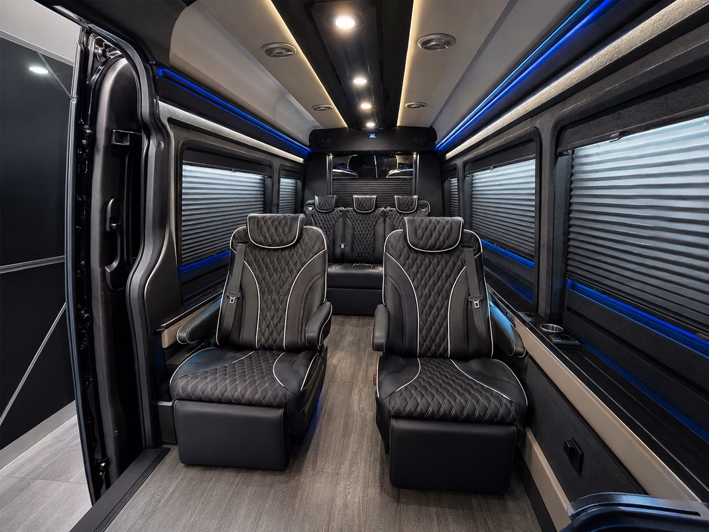 airport shuttle buses to and from rhode island hotels pawtucket accommodations