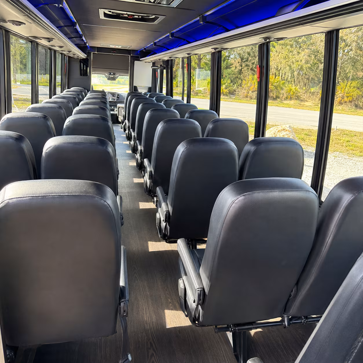 minibus wine tours from pawtucket to south county and newport tasting rooms